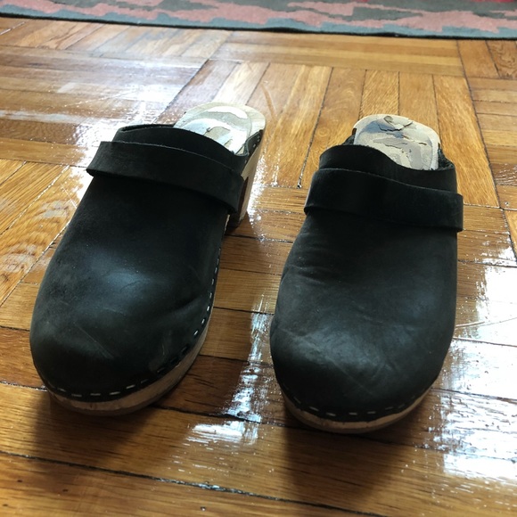 Swedish heeled leather and wood clog - Picture 3 of 8